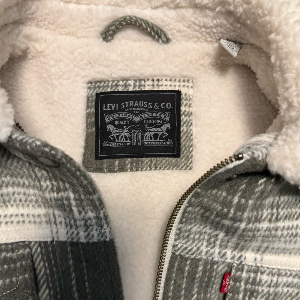 Levi’s jacket - Picture 2 of 2